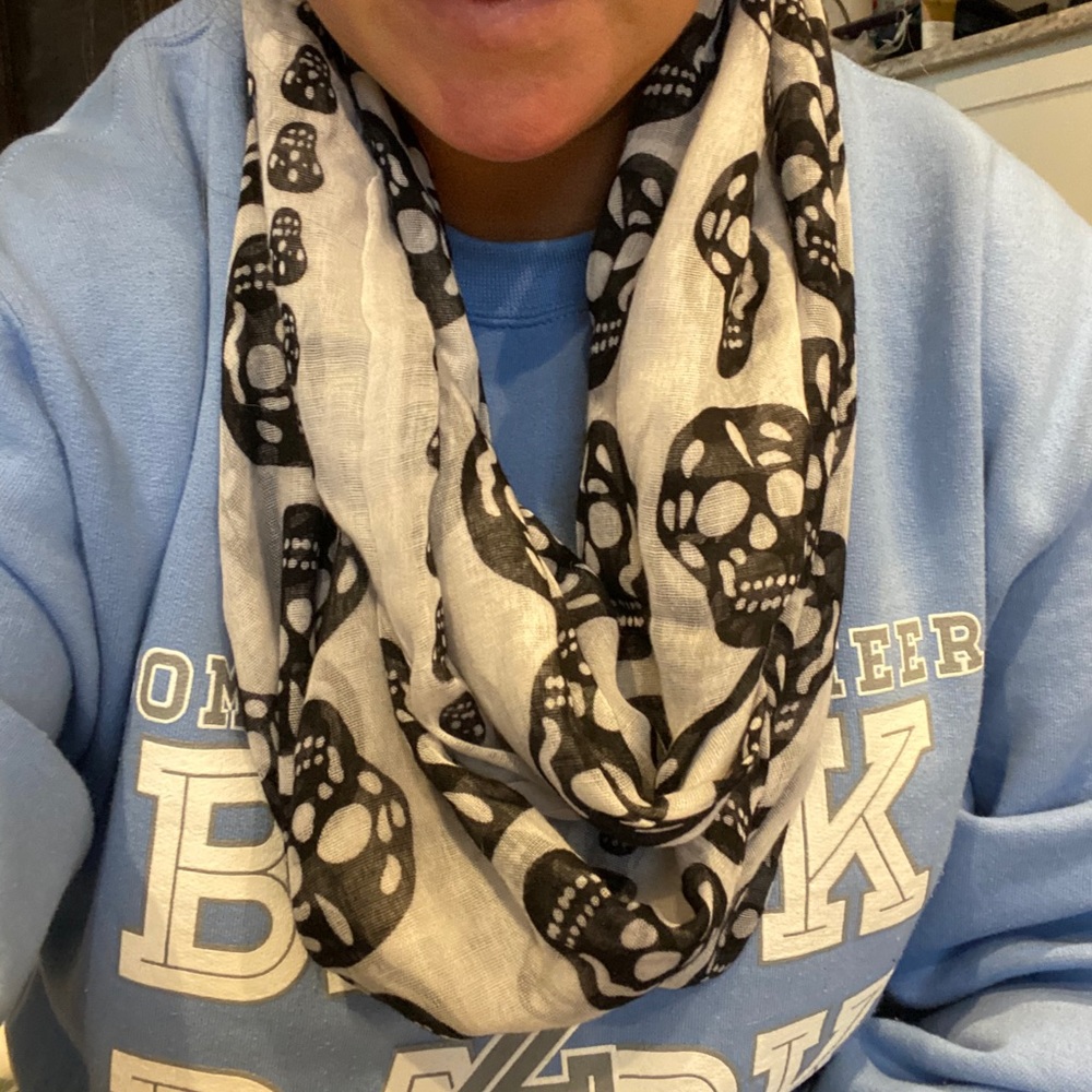Infinity scarf